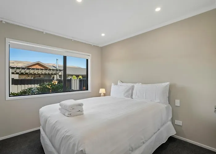 Mt Aspiring Elegance Wanaka